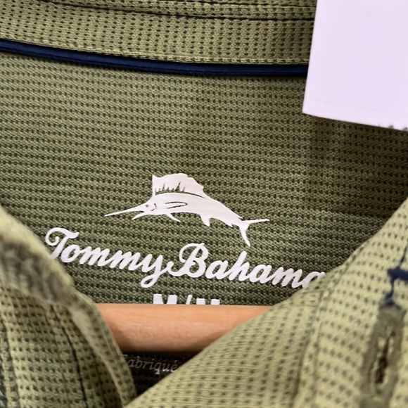 Brand New never worn sz M Tommy Bahama sweater - Picture 3 of 8